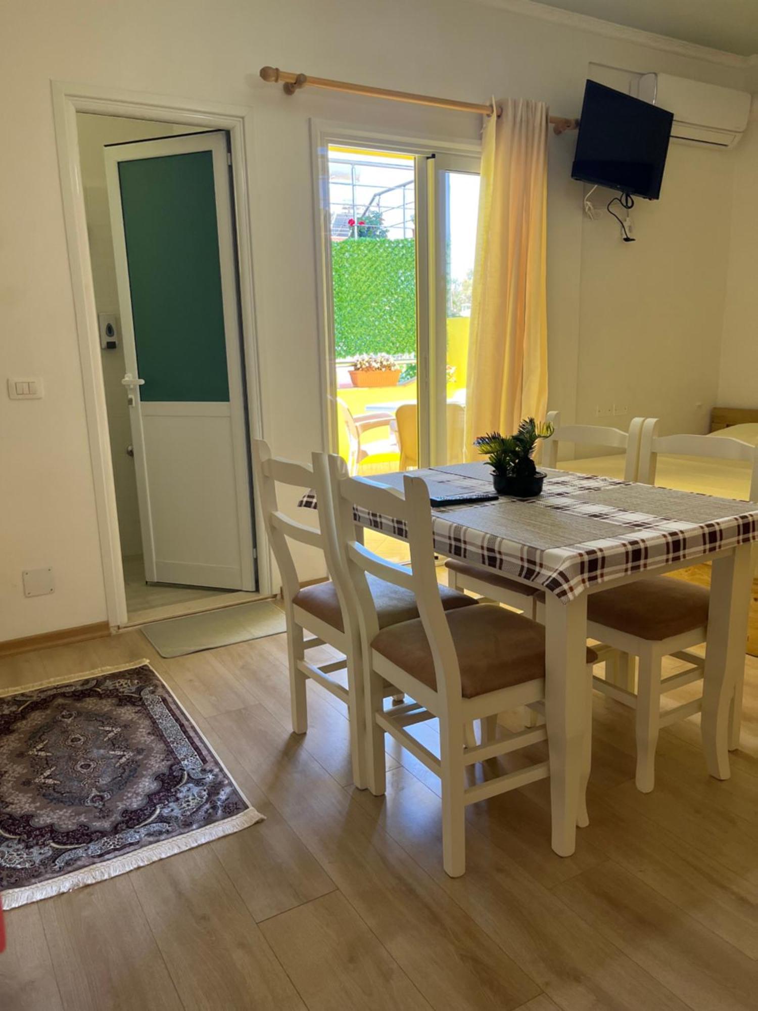 Vlorë Guesthouse Kristi & Mari מראה חיצוני תמונה