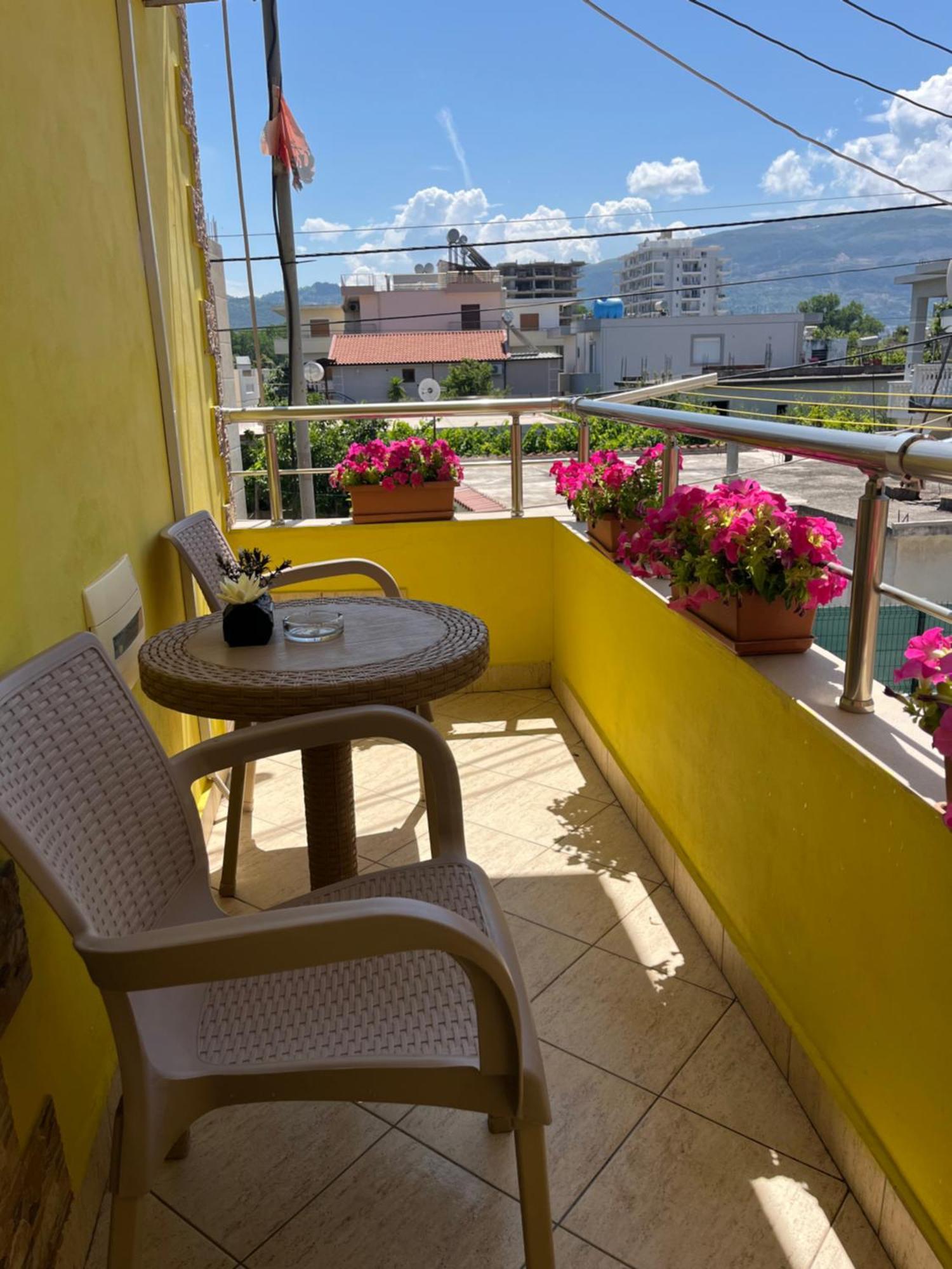 Vlorë Guesthouse Kristi & Mari מראה חיצוני תמונה